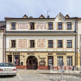 Prodej hotelu a penzionu 1 100 m² Nové Město na Moravě, Vratislavovo náměstí