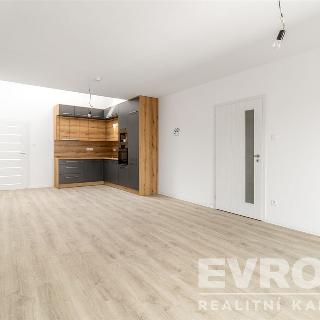 Pronájem bytu 2+kk 54 m² Žirovnice, Havlíčkovo náměstí