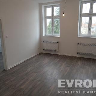 Prodej bytu 2+kk 39 m² Žirovnice, Havlíčkovo náměstí