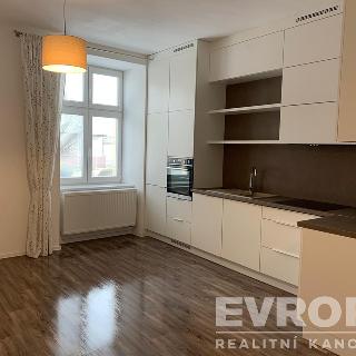 Pronájem bytu 2+kk 43 m² Žirovnice, Havlíčkovo náměstí