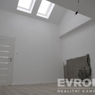 Pronájem bytu 2+kk 52 m² Žirovnice, Havlíčkovo náměstí