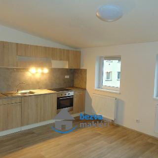 Pronájem bytu 2+kk 69 m² Pardubice, Jana Palacha