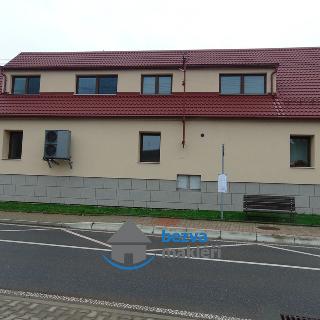 Pronájem bytu 3+kk 90 m² Luže, 