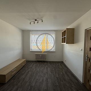 Pronájem bytu 1+1 36 m² Jičín