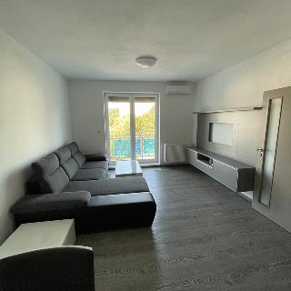 Pronájem bytu 2+kk 50 m² Zastávka, Lípová