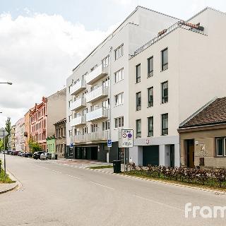 Pronájem bytu 1+kk a garsoniéry 44 m² Brno, Poděbradova