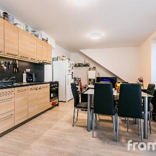 Pronájem bytu 3+kk 77 m² Rousínov, Sušilovo náměstí