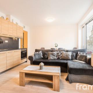 Pronájem bytu 2+kk 56 m² Rousínov, Sušilovo náměstí
