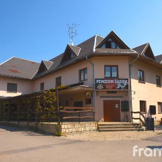 Prodej hotelu a penzionu 1 593 m² Šatov, 