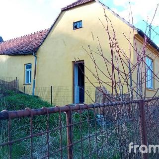 Prodej rodinného domu 115 m² Ostrov u Macochy, 