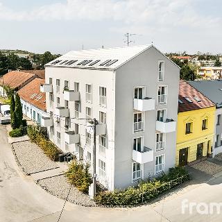 Prodej bytu 3+kk 86 m² Hustopeče, Vinařská