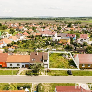 Prodej stavební parcely 692 m² Mikulčice, 