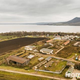 Prodej komerčního pozemku 9 422 m² Strachotín, 