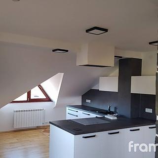 Pronájem bytu 3+kk 100 m&sup2; Hlína