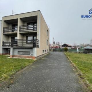 Pronájem bytu 2+1 100 m² Planá, Příčná