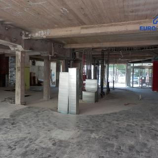 Prodej obchodu 500 m² Praha, Suchdolské náměstí