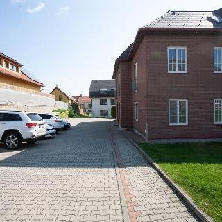 Pronájem bytu 3+kk 107 m² Horoměřice, K Chotolu