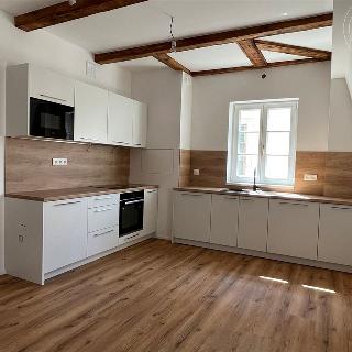 Pronájem bytu 2+kk 60 m² Liberec, 8. března