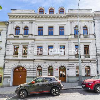 Pronájem kanceláře 1 054 m² Praha, Bělohorská