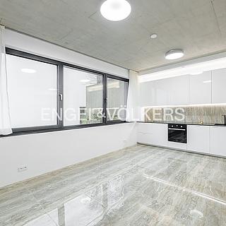 Pronájem bytu 1+kk, garsoniery 43 m² Praha
