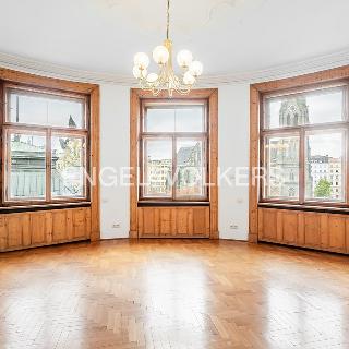 Pronájem bytu 5+1 a více 254 m² Praha