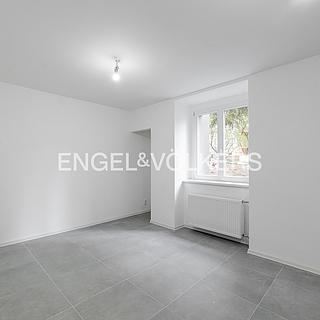 Pronájem bytu 1+kk, garsoniery 33 m&sup2; Praha