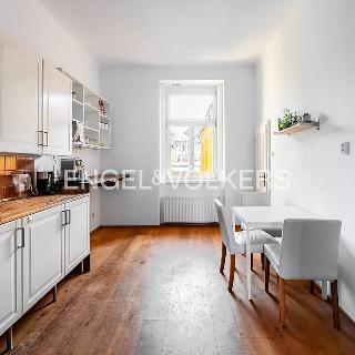 Pronájem bytu 2+1 71 m² Praha, Sezimova