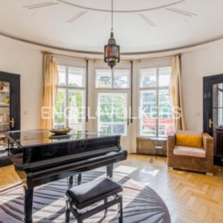 Pronájem bytu 5+1 a více 300 m² Praha