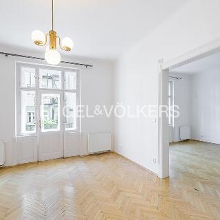 Pronájem bytu 2+1 73 m² Praha