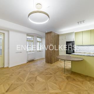 Pronájem bytu 2+kk 44 m² Praha