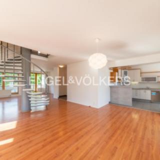 Pronájem bytu 4+kk 166 m² Praha