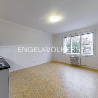 Pronájem bytu 1+kk a garsoniéry 26 m² Praha, Ke Krči