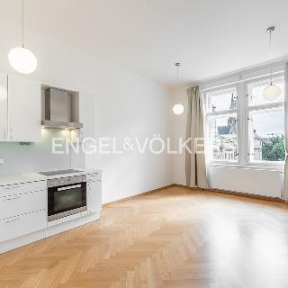 Pronájem bytu 3+kk 85 m² Praha, Římská