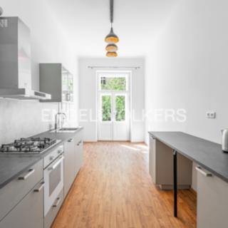 Pronájem bytu 4+1 144 m² Praha