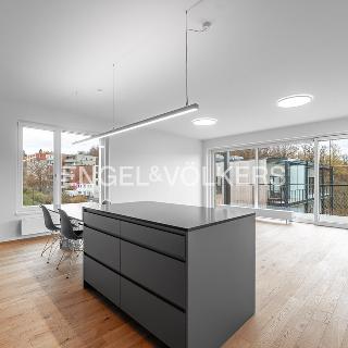 Pronájem bytu 4+kk 134 m² Praha, Podbělohorská