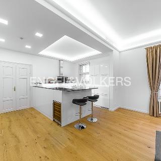 Pronájem bytu 2+kk 95 m² Praha, Janáčkovo nábřeží