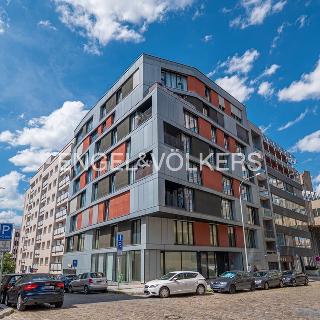 Pronájem obchodu 114 m² Praha, Kischova