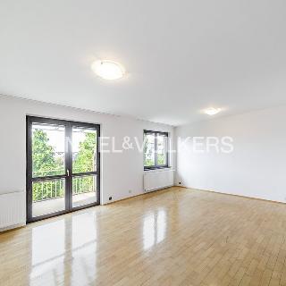 Pronájem rodinného domu 220 m² Praha, Kloboukova