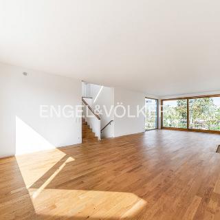 Pronájem rodinného domu 223 m² Praha, Vášové