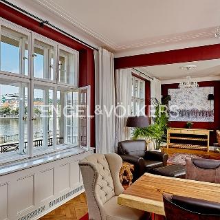 Pronájem bytu 4+kk 177 m² Praha, Na hrobci