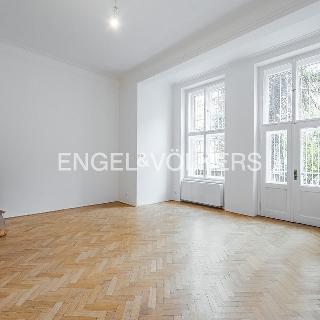 Pronájem bytu 3+1 121 m² Praha, Svatovítská