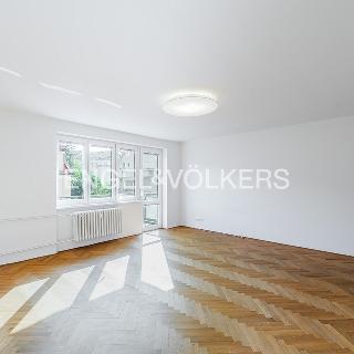 Prodej bytu 2+1 67 m² Praha, Vnější