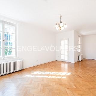 Pronájem vily 250 m² Praha, Cukrovarnická