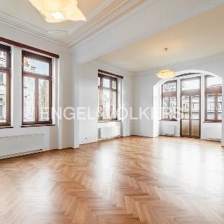 Pronájem bytu 5+1 a více 200 m² Praha, Janáčkovo nábřeží