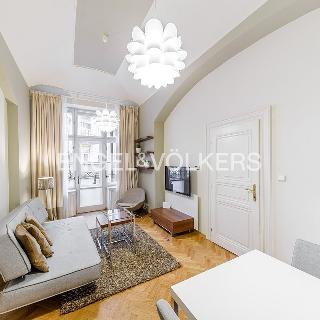 Pronájem bytu 2+1 53 m² Praha, Maiselova