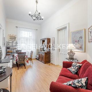 Pronájem bytu 3+1 92 m² Praha, Valentinská