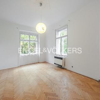 Pronájem bytu 2+1 46 m² Praha, Husitská