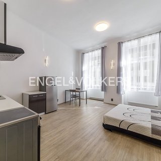 Pronájem bytu 1+kk a garsoniéry 40 m² Praha, Štěpánská