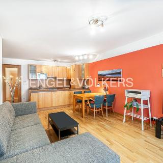 Prodej bytu 3+kk 74 m² Praha, Lovčenská