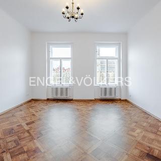 Pronájem bytu 3+1 130 m² Praha, náměstí Míru